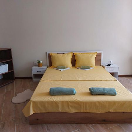 Krimski Apartment - Free Private Parking Варна Екстер'єр фото