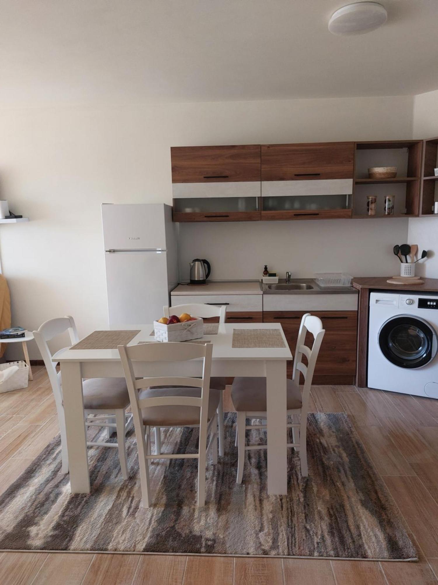 Krimski Apartment - Free Private Parking Варна Екстер'єр фото